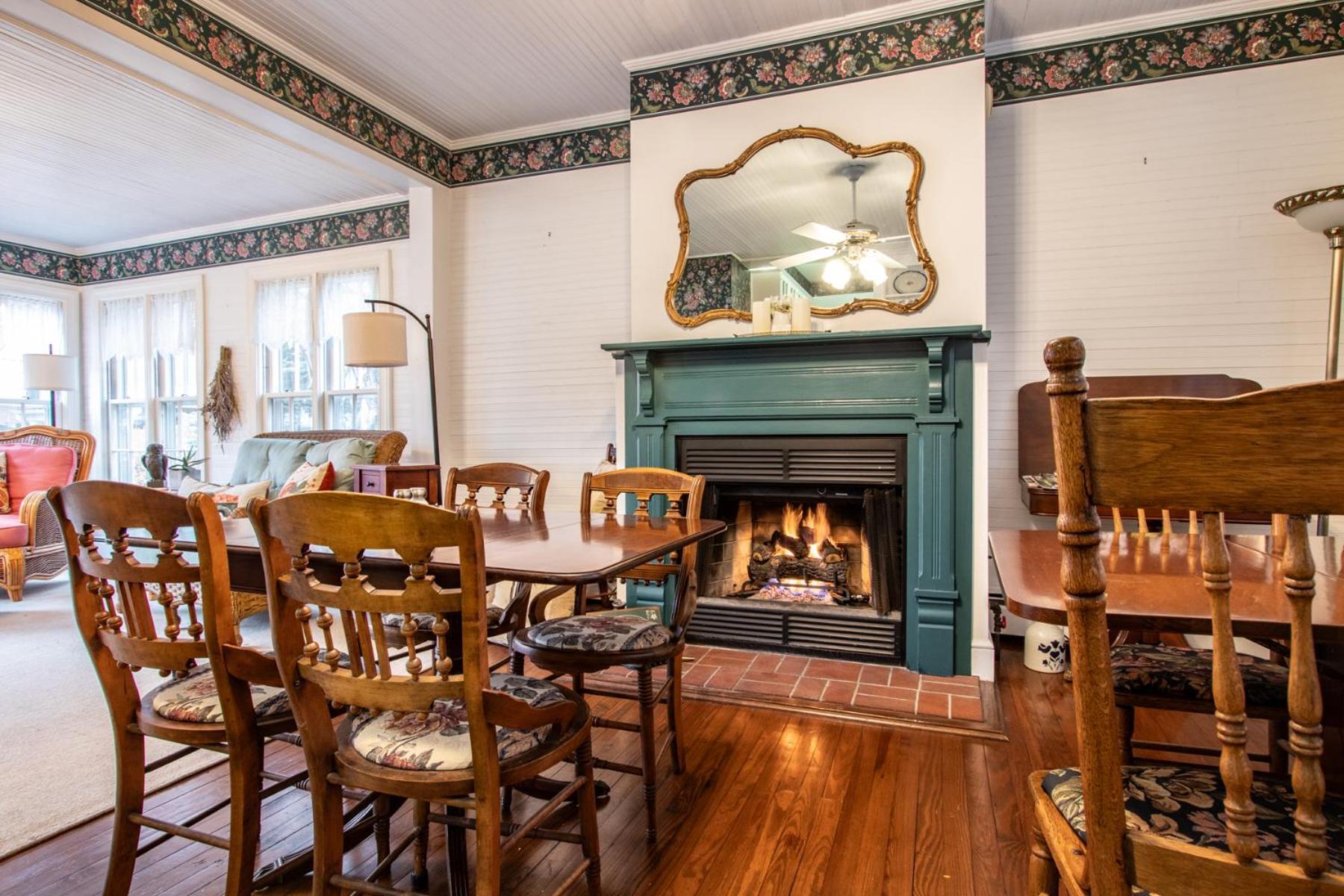 The Oaks Victorian Inn Christiansburg Exterior photo