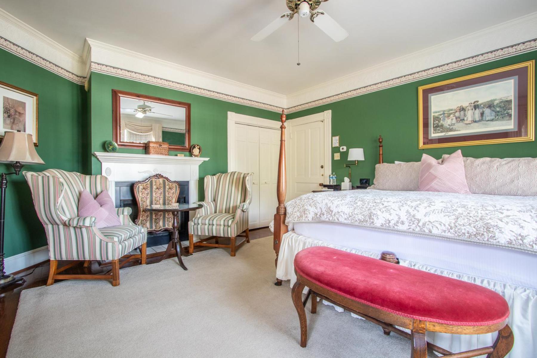The Oaks Victorian Inn Christiansburg Exterior photo
