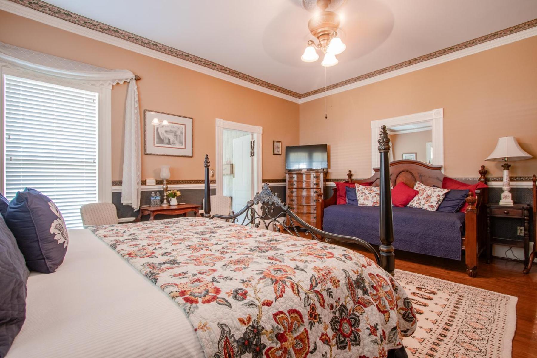 The Oaks Victorian Inn Christiansburg Exterior photo